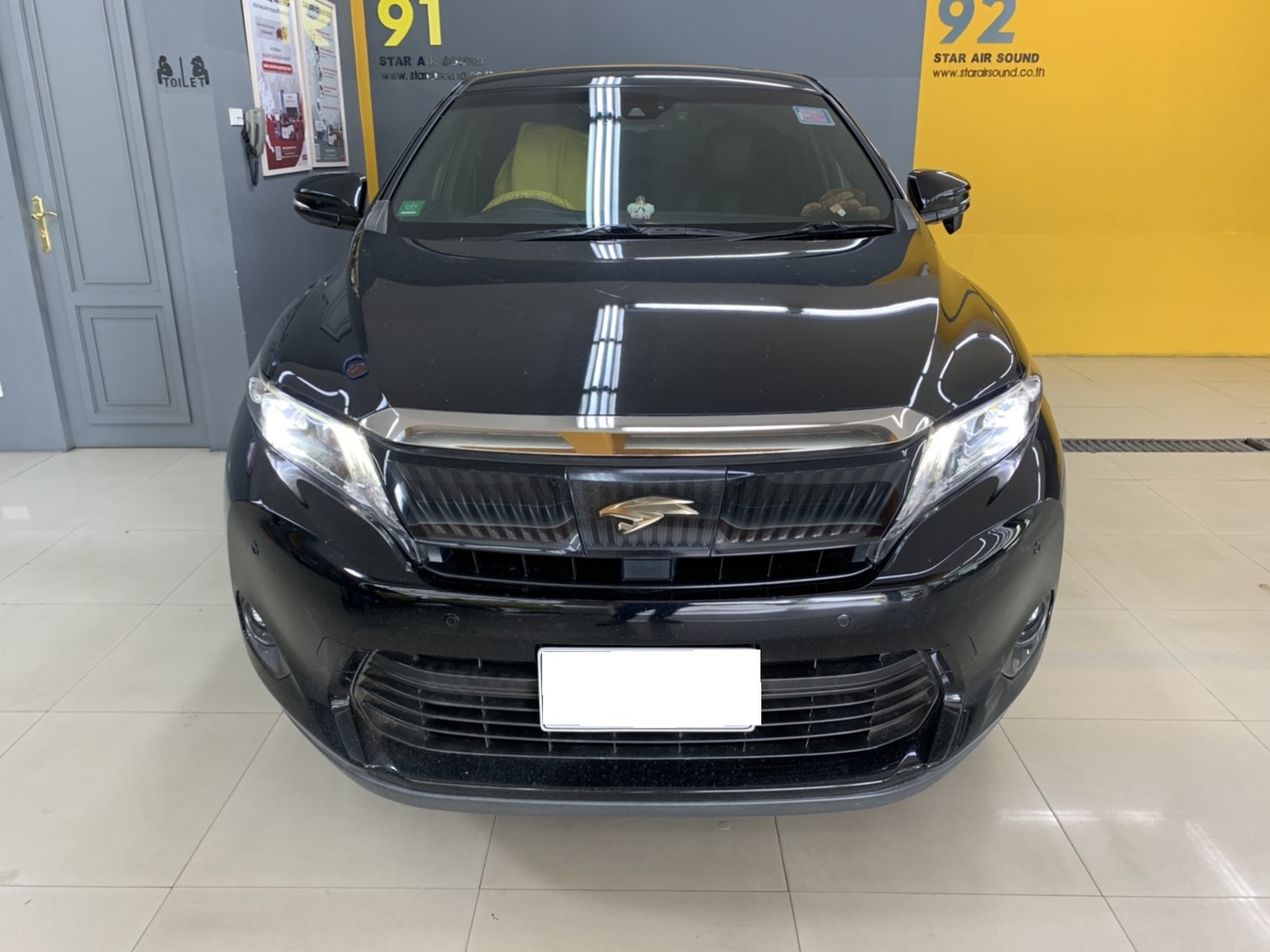 ซ่อมแอร์รถยนต์ Toyota Harrier